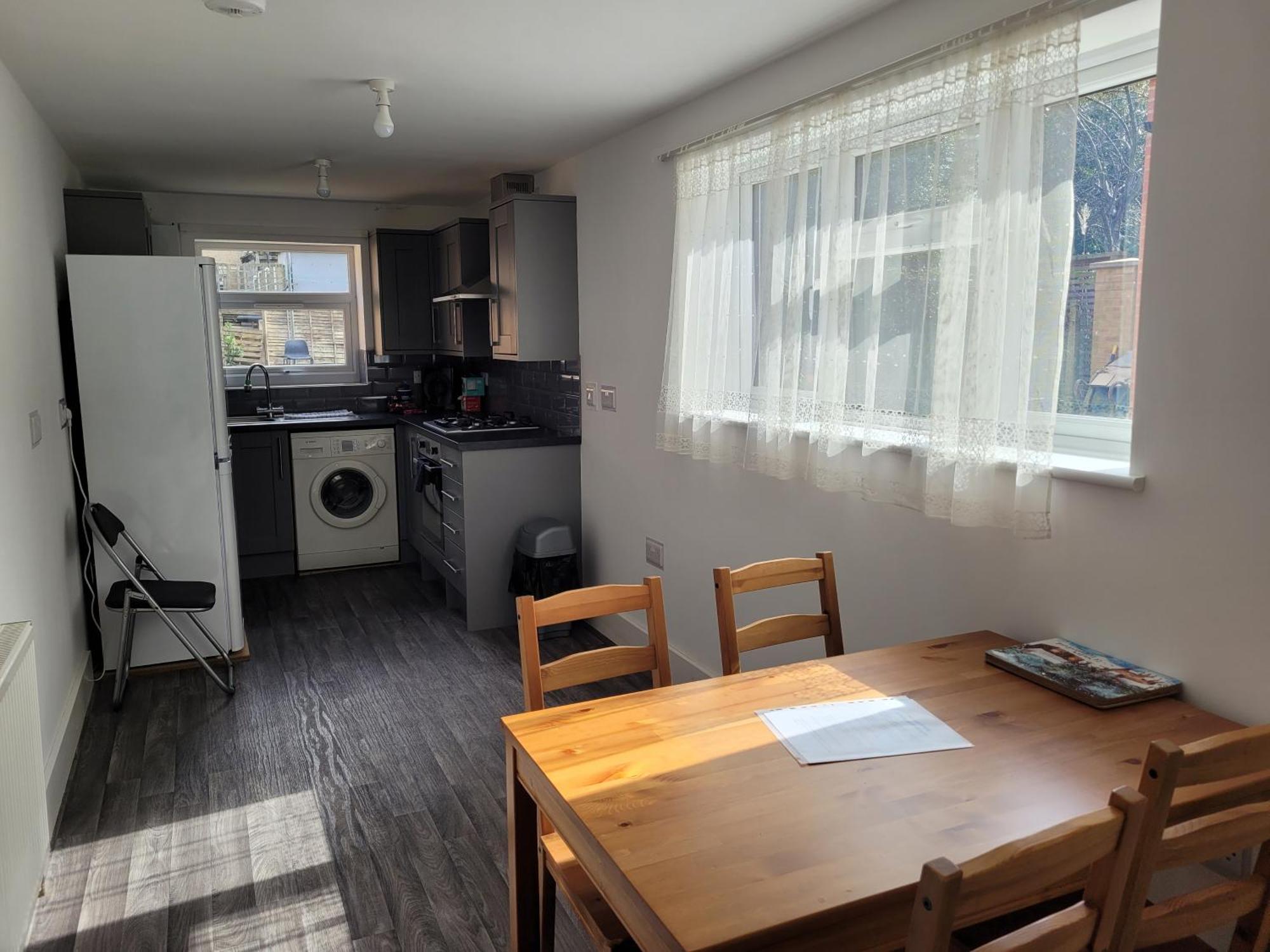 Vila Lovely 2-Bed Fully Refurbished House In Londýn Exteriér fotografie